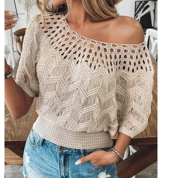 Classic Batwing Sleeve Textured Top - Picture 2 of 8